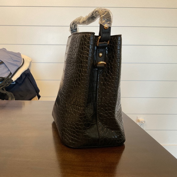 #0211 AOTA BUCKET VEGAN LEATHER BAG/PURSE COLOR: BLACK - Picture 2 of 4